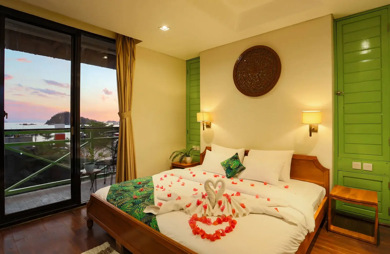 Best Sunset Views at Eco Tree Hotel Labuan Bajo for Komodo Explorers