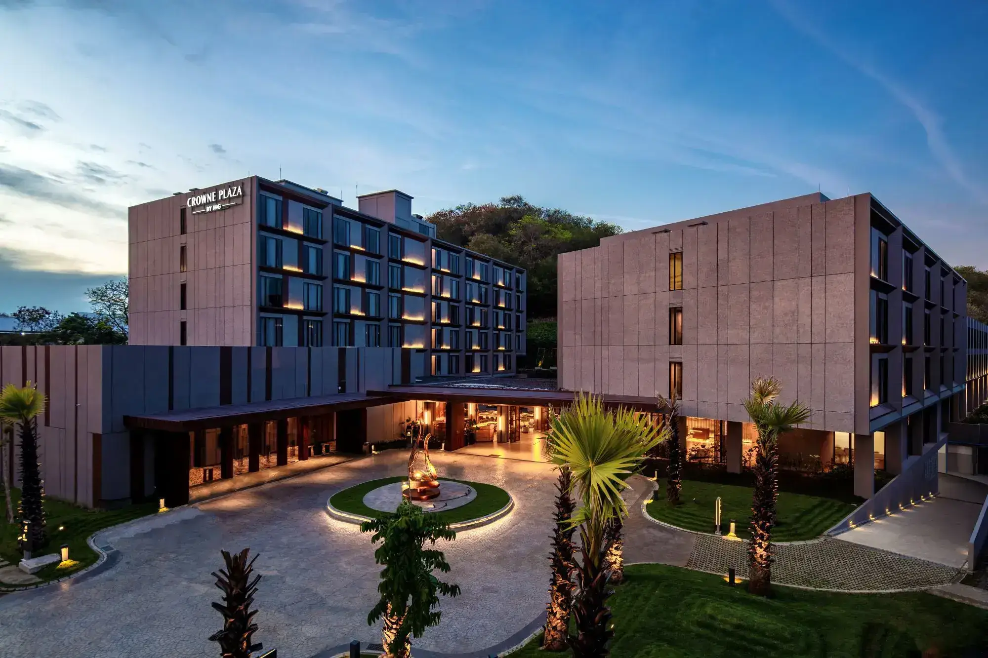 Crowne Plaza Labuan Bajo Luxury Comfort at Komodo’s Gateway